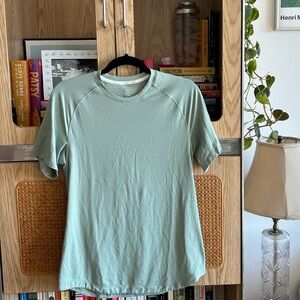 lululemon athletica License to Train Short-Sleeve Shirt Crater Blue Size Small